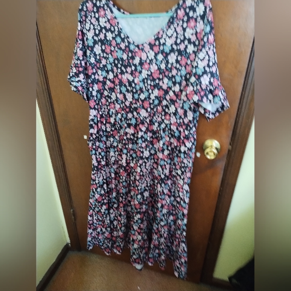 Amazon Floral Midi Dress - Black, Pink, White